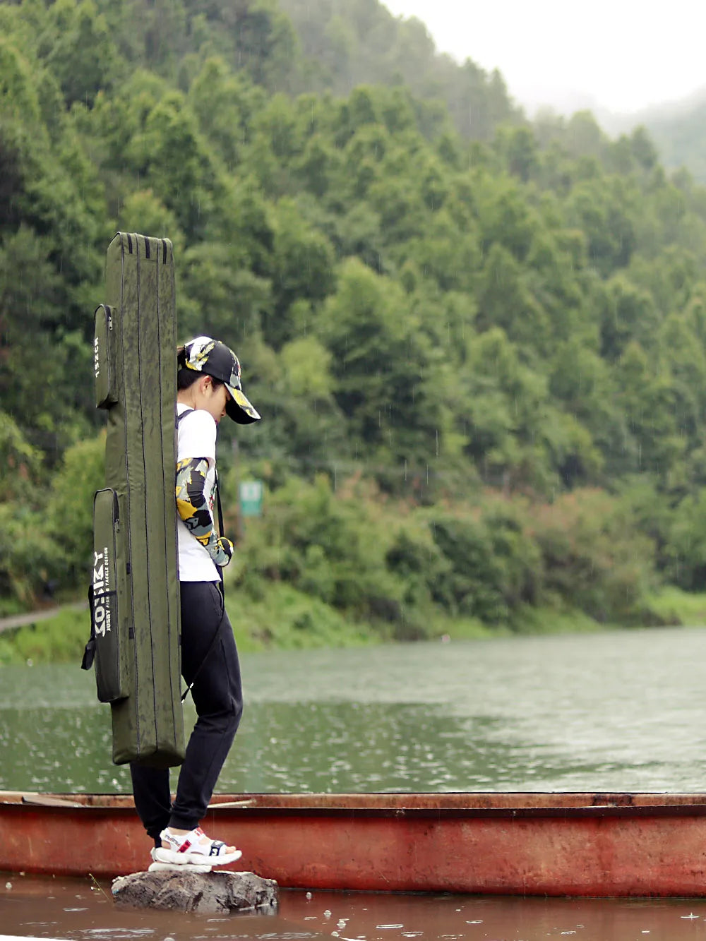 Portable Folding Fishing Rod Carrier – Reel & Tackle Storage Bag